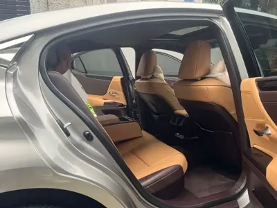 Lexus ES 2020, 85000 км, за 24984.8 USD - фото 6