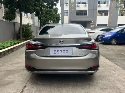 Lexus ES 2020, 85000 км, за 24984.8 USD - фото 8