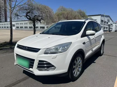 Ford Kuga · 2015 год
