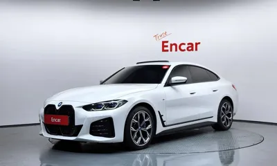 BMW i4 · 2023 год