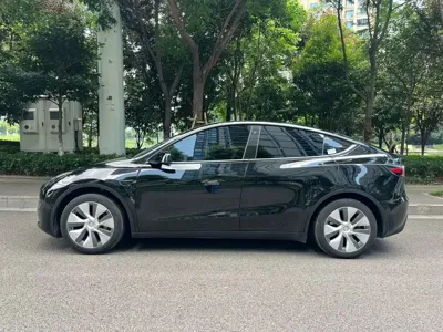 Tesla Model Y 2023, 60000 км, за 23545.34 USD