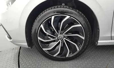Volkswagen Golf 2022, 100261 км, за 18214.95 USD