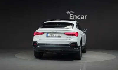 Audi Q3 2023, 32543 км, за 35454.1 USD