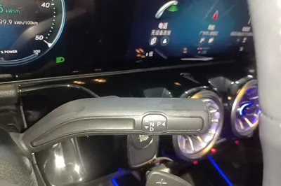 Mercedes-Benz EQA 2023, 44400 км, за 18821 USD - фото 21