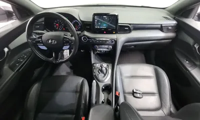 Hyundai Veloster 2019, 82785 км, за 10175.09 USD - фото 7
