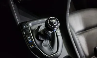 Hyundai Veloster 2019, 82785 км, за 10175.09 USD - фото 9