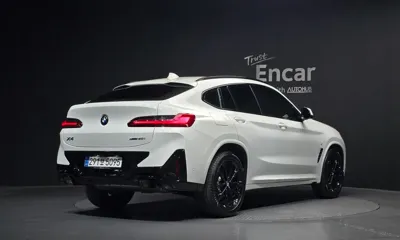 BMW X4 2025, 1376 км, за 55700.36 USD