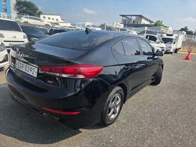 Hyundai Avante 2016, 62694 км, за 6432.98 USD