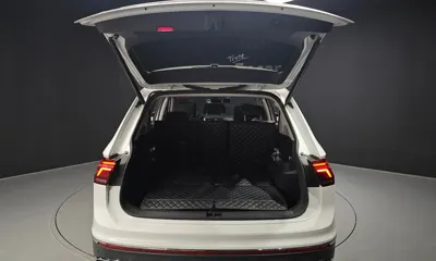 Volkswagen Tiguan 2024, 23805 км, за 21662.07 USD - фото 20
