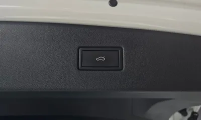 Volkswagen Tiguan 2024, 23805 км, за 21662.07 USD - фото 31