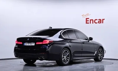BMW 5-Series 2023, 87365 км, за 24241.04 USD