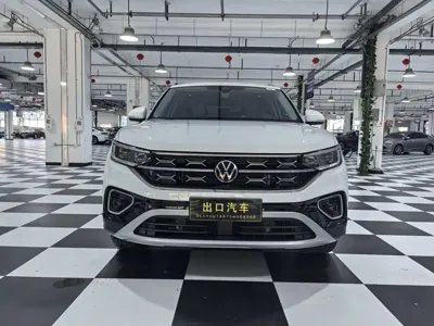Volkswagen Tayron 2023, 30000 км, за 26050.16 USD