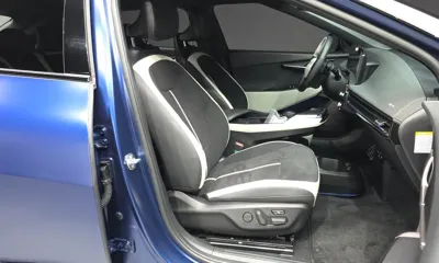 Kia EV6 2025, 5635 км, за 31205.23 USD - фото 11