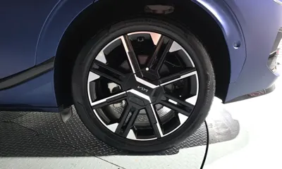 Kia EV6 2025, 5635 км, за 31205.23 USD - фото 21