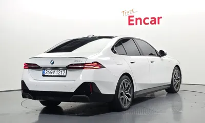 BMW 5-Series 2025, 12993 км, за 39979.18 USD