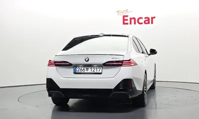 BMW 5-Series 2025, 12993 км, за 39979.18 USD