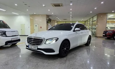 Mercedes-Benz E-Class 2017, 98909 км, за 13913.17 USD