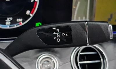 Mercedes-Benz E-Class 2017, 88338 км, за 15622.95 USD - фото 9