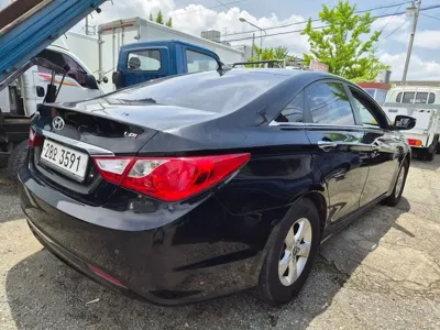 Hyundai Sonata 2014, 214047 км, за 1917.7 USD - фото 2