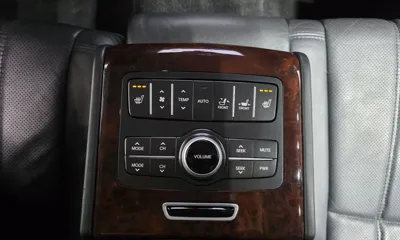 Hyundai Equus 2012, 190796 км, за 2214.98 USD - фото 29