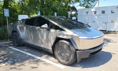 Tesla Cybertruck · 2026 год