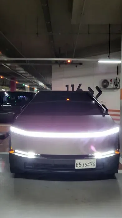 Tesla Cybertruck 2026, 1400 км, за 100977.25 USD