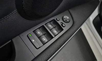 BMW 3-Series 2011, 54969 км, за 5579.62 USD - фото 15