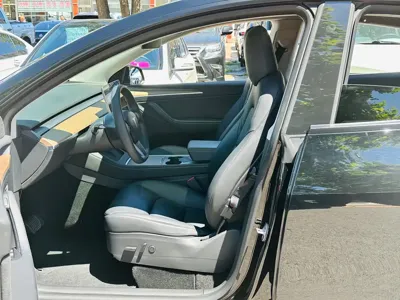 Tesla Model Y 2021, 30000 км, за 21838.75 USD - фото 7