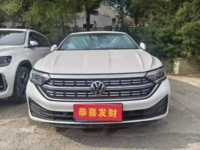 Volkswagen Sagitar 2023, 16000 км, за 11182.83 USD