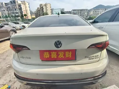 Volkswagen Sagitar 2023, 16000 км, за 11182.83 USD