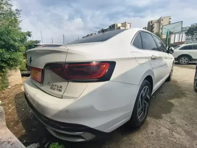 Volkswagen Sagitar 2023, 16000 км, за 11182.83 USD