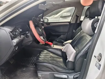 Volkswagen Sagitar 2023, 16000 км, за 11182.83 USD