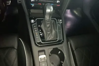 Volkswagen Magotan GTE Plug-in Hybrid 2022, 63800 км, за 16529 USD - фото 21