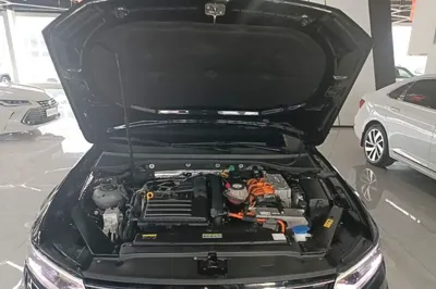 Volkswagen Magotan GTE Plug-in Hybrid 2022, 63800 км, за 16529 USD - фото 30