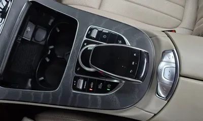 Mercedes-Benz E-Class 2021, 52931 км, за 34778.64 USD - фото 19