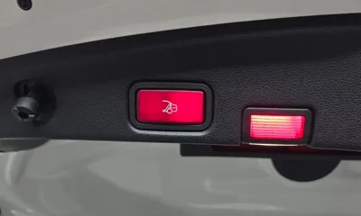 Mercedes-Benz E-Class 2021, 52931 км, за 34778.64 USD - фото 29