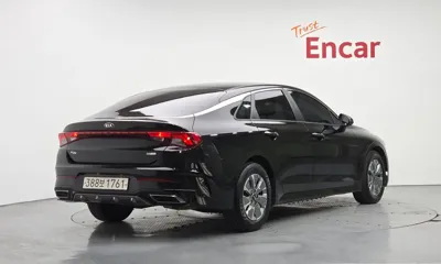 Kia K5 2021, 92242 км, за 10093.11 USD