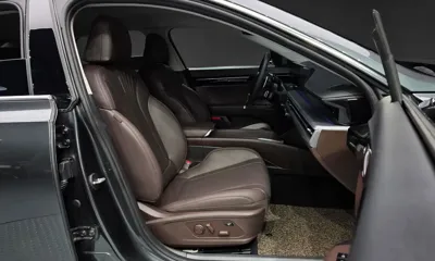 Hyundai Grandeur 2023, 23782 км, за 21433.24 USD - фото 26