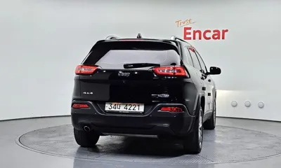 Jeep Cherokee 2018, 86569 км, за 7811.47 USD