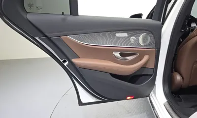 Mercedes-Benz E-Class 2023, 35335 км, за 32438.39 USD - фото 25