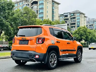 Jeep Renegade 2017, 26000 км, за 6400.7 USD