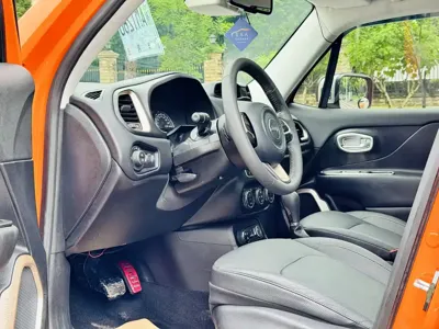 Jeep Renegade 2017, 26000 км, за 6400.7 USD