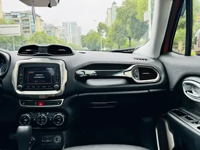 Jeep Renegade 2017, 26000 км, за 6400.7 USD - фото 10