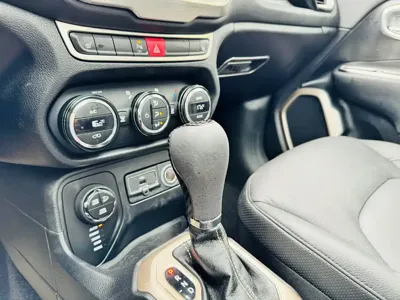 Jeep Renegade 2017, 26000 км, за 6400.7 USD - фото 11