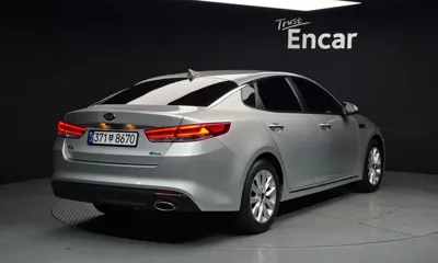 Kia K5 2016, 197966 км, за 3122.56 USD
