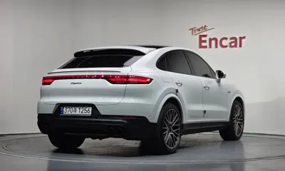 Porsche Cayenne 2023, 53648 км, за 64986.22 USD