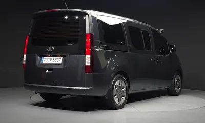 Hyundai Staria 2023, 58102 км, за 17517.2 USD