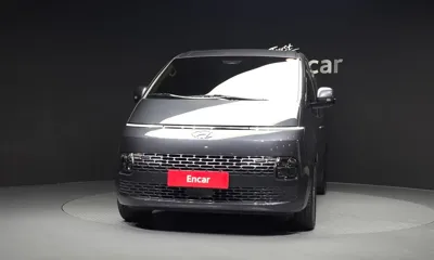 Hyundai Staria 2023, 58102 км, за 17517.2 USD