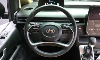 Hyundai Staria 2023, 58102 км, за 17517.2 USD - фото 13