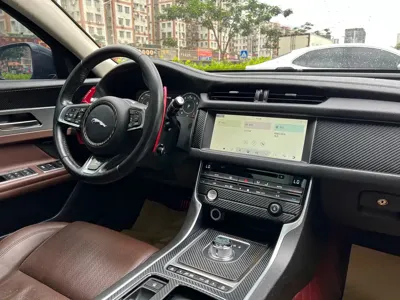 Jaguar XFL 2018, 101000 км, за 11741.97 USD - фото 11